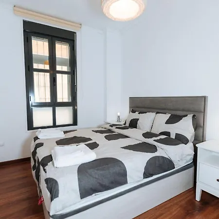 Apartment In Heart Of - Tcm