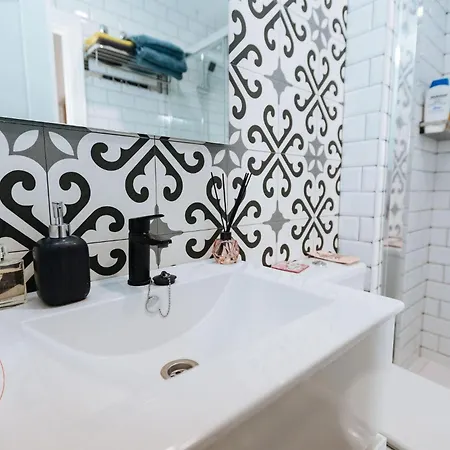 Apartamento In Heart Of - Tcm Málaga